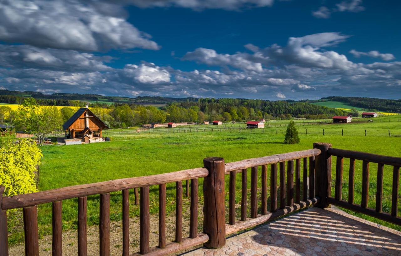 Ranch Jestrebice 호텔 Hermanicky 외부 사진