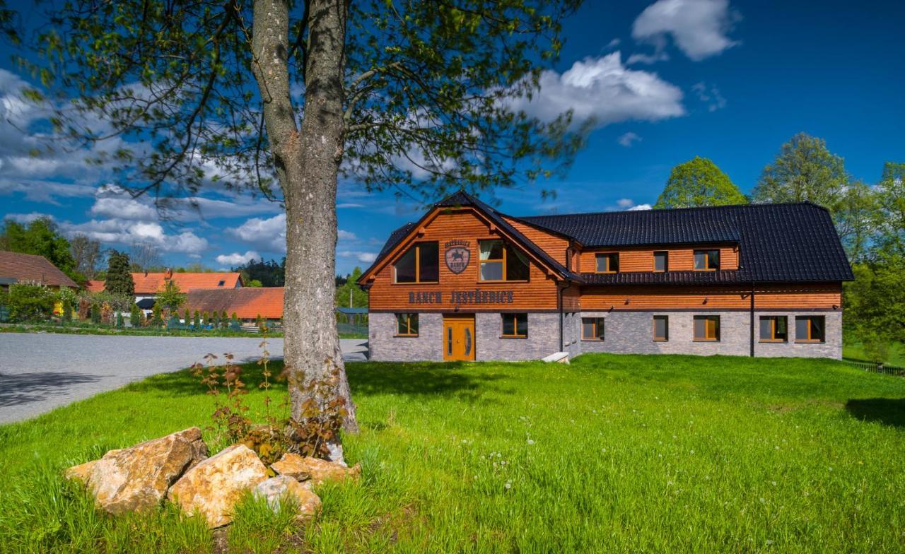 Ranch Jestrebice 호텔 Hermanicky 외부 사진