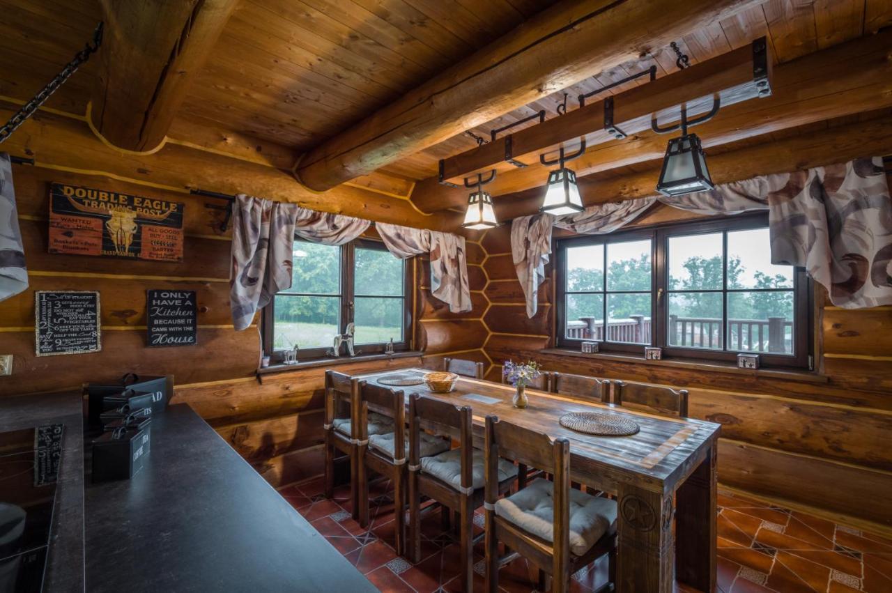 Ranch Jestrebice 호텔 Hermanicky 외부 사진
